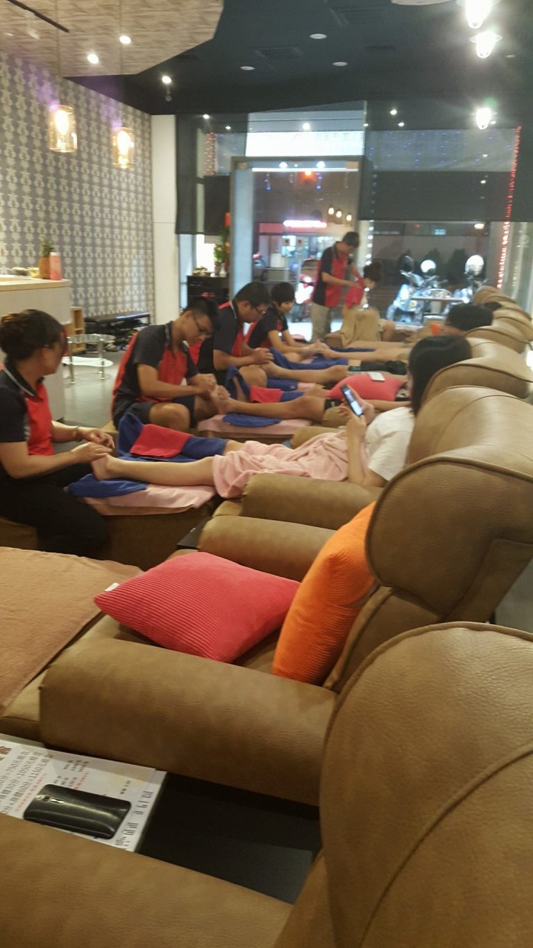 19621085 319315105191988 2465673478956706804 o 768x1365