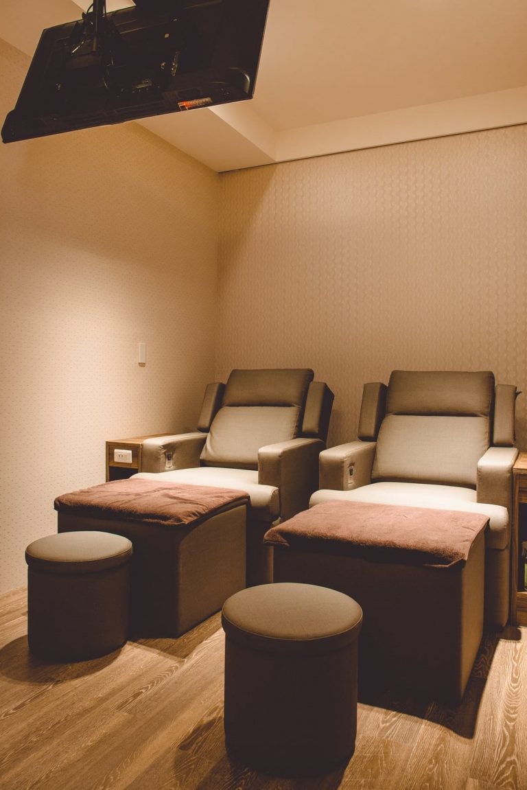 122253248 3348729995236929 1246545062982597295 o 768x1151