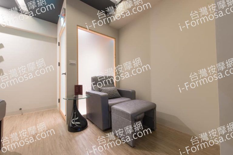 極掌養生館704 n 768x512